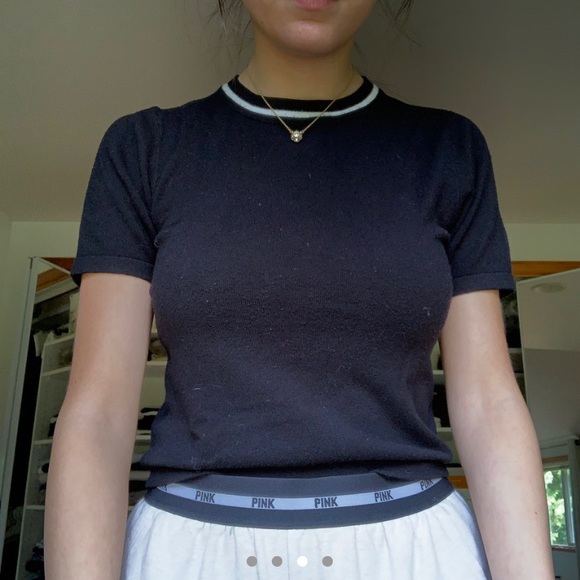 Brandy Melville black tee - Picture 3 of 4